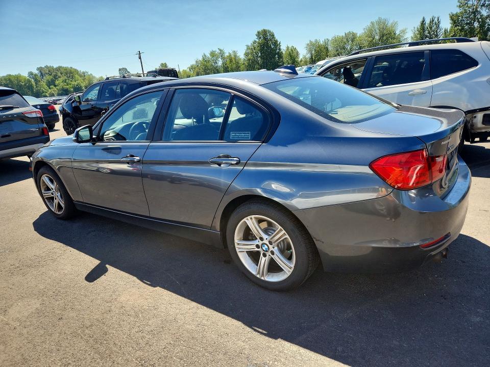 Photo 2 from auction – 2015 BMW 328 with VIN WBA3B5G59FNS16623