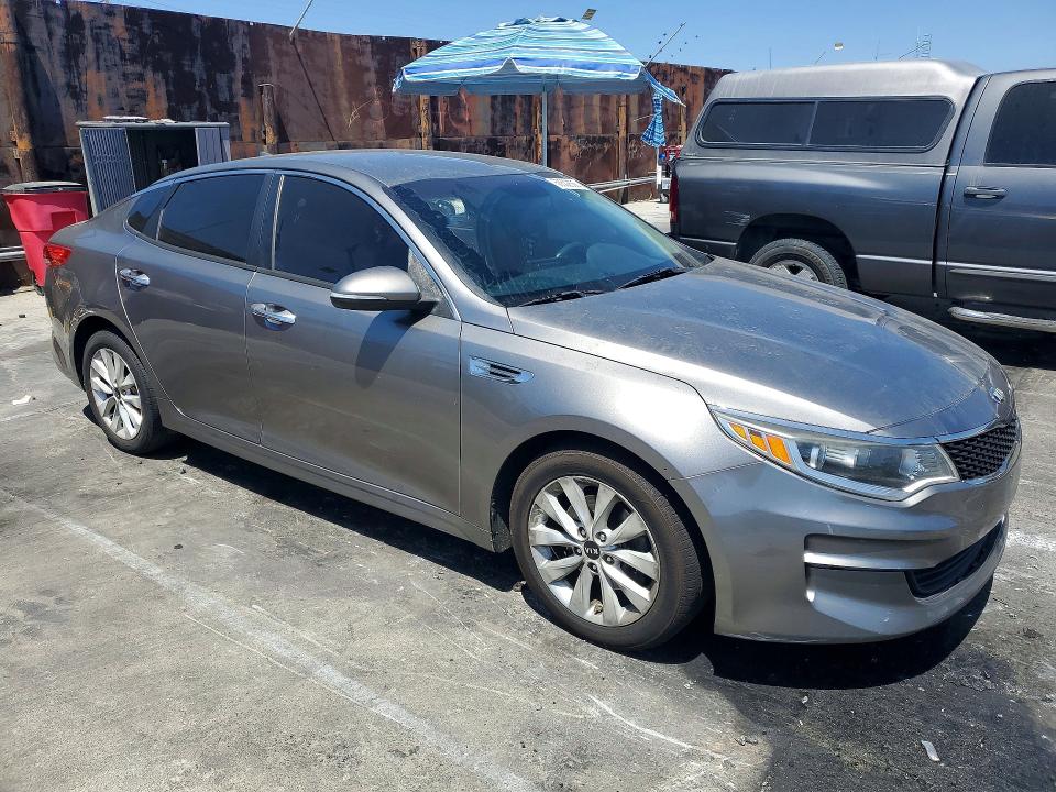 Photo 4 from auction – 2016 KIA OPTIMA with VIN 5XXGT4L30GG004917
