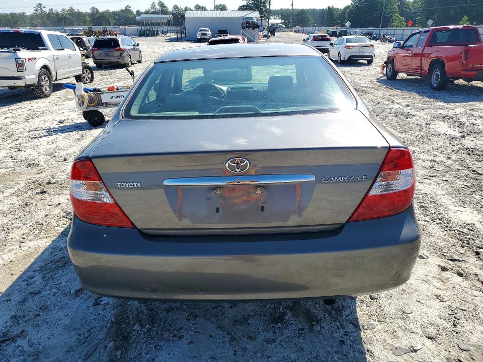 Photo 6 from auction – 2002 TOYOTA CAMRY with VIN 4T1BE32K82U581488