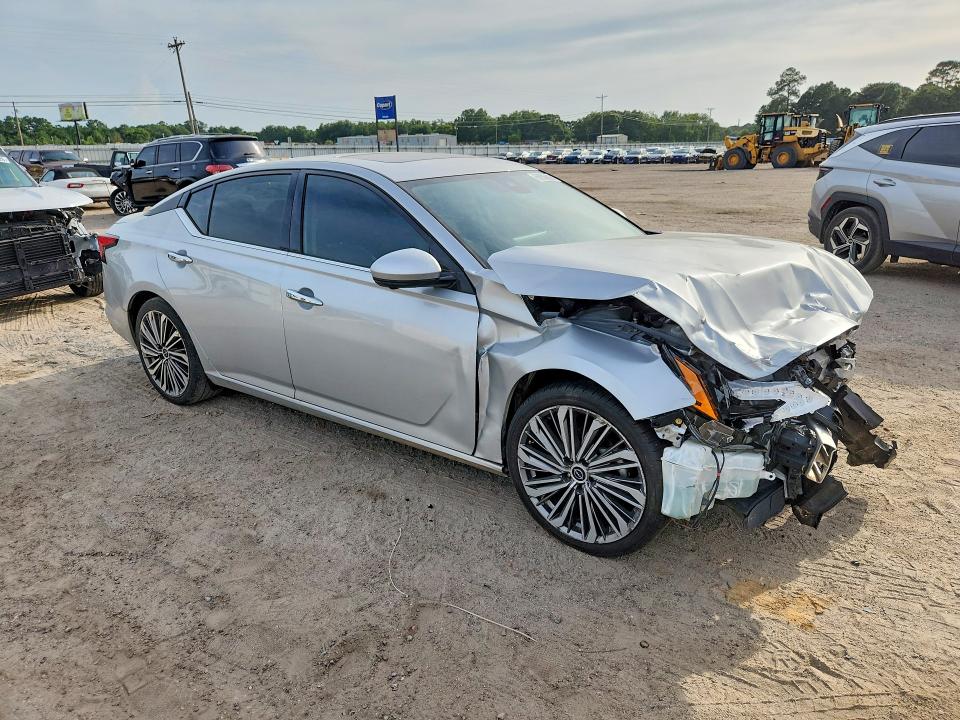 Photo 4 from auction – 2023 NISSAN ALTIMA with VIN 1N4BL4EV6PN413569