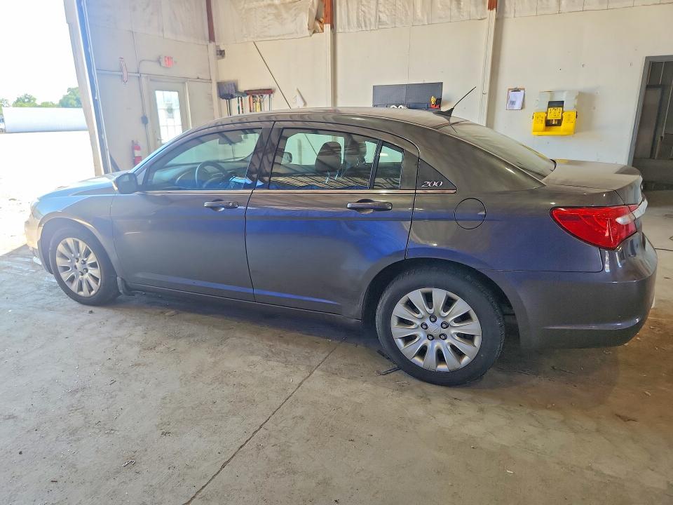 Фото 2 с аукциона – 2014 CHRYSLER 200 с VIN 1C3CCBAB7EN236076