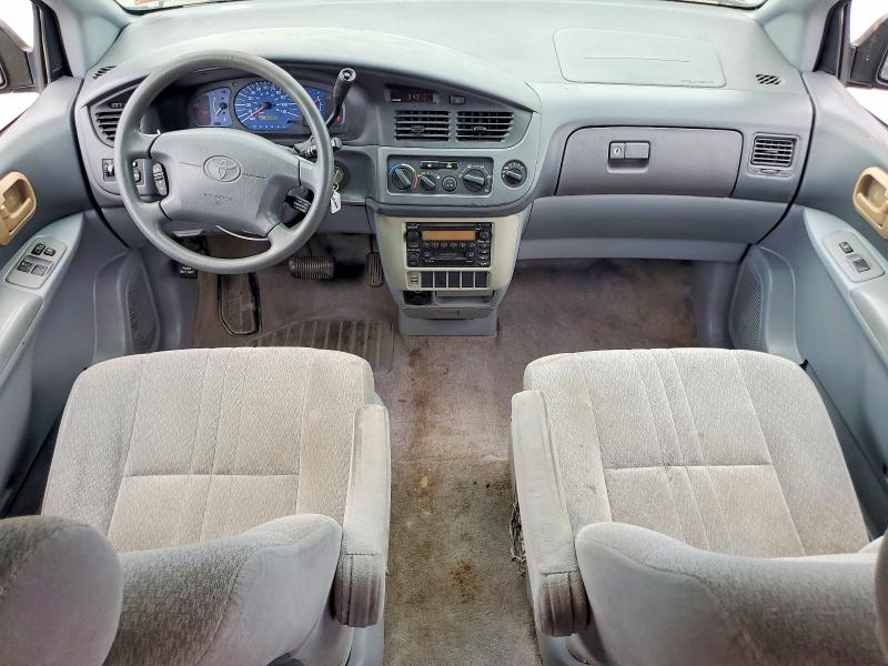 Photo 8 from auction – 2001 TOYOTA SIENNA with VIN 4T3ZF19C11U366457
