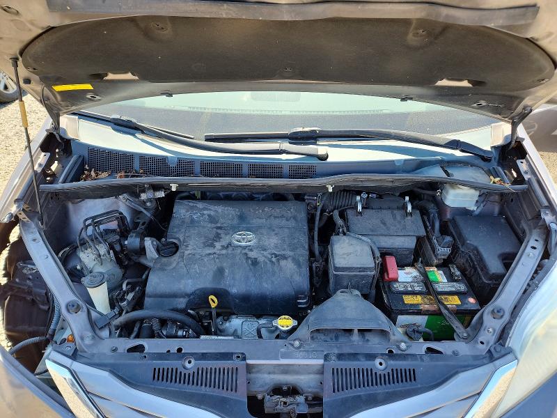 Photo 12 from auction – 2011 TOYOTA SIENNA with VIN 5TDYK3DC7BS139173