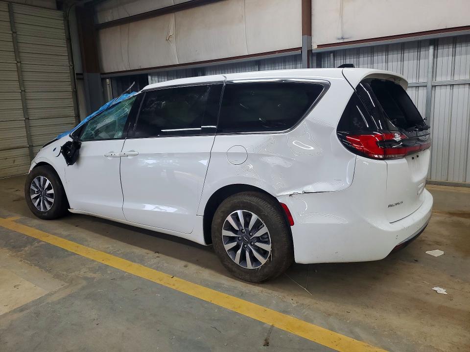 Photo 2 from auction – 2025 CHRYSLER PACIFICA with VIN 2C4RC1S78SR565524