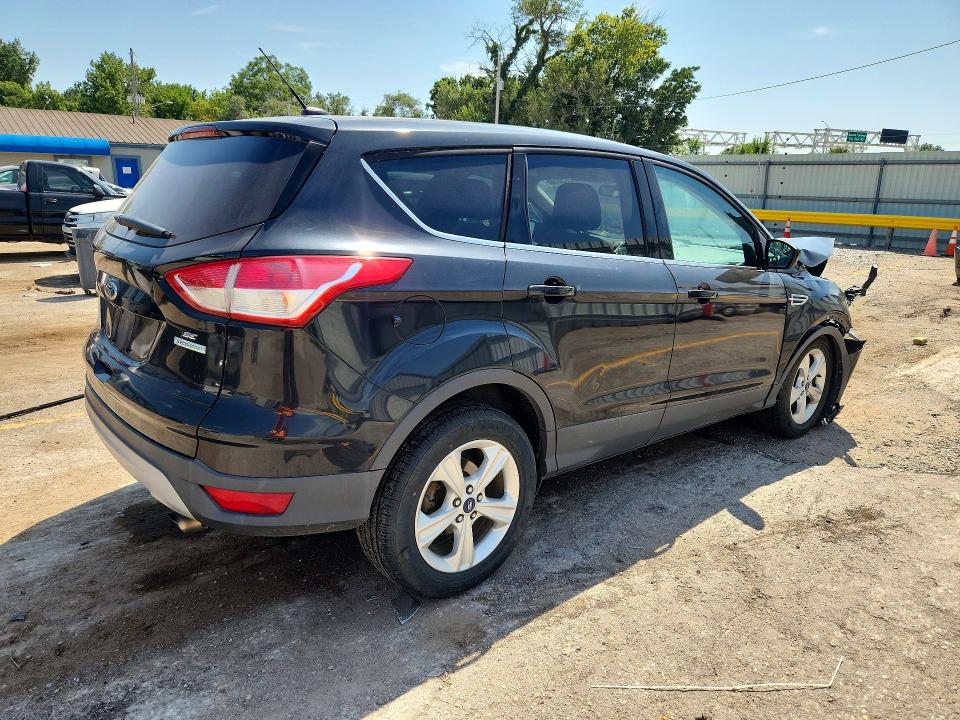 Foto 3 de la subasta – 2015 FORD ESCAPE con VIN 1FMCU0G92FUB39792