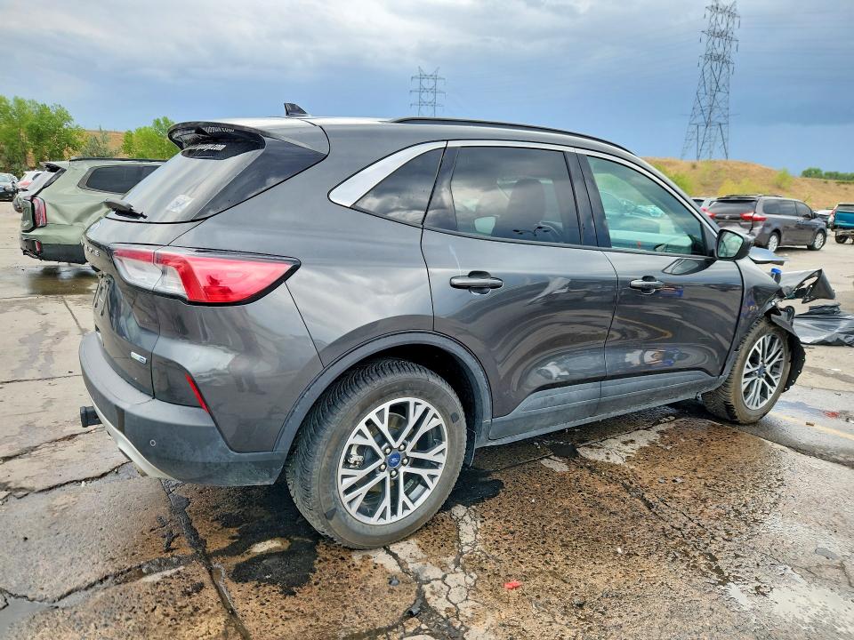 Photo 3 from auction – 2020 FORD ESCAPE with VIN 1FMCU9H97LUA56289