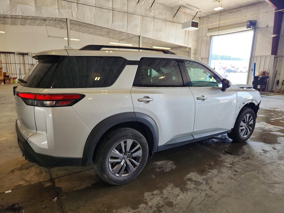 Photo 3 from auction – 2022 NISSAN PATHFINDER with VIN 5N1DR3BD3NC236295