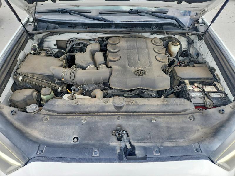 Photo 12 from auction – 2016 TOYOTA 4RUNNER with VIN JTEZU5JR9G5133404