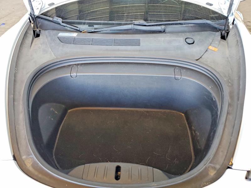 Photo 11 from auction – 2018 TESLA MODEL 3 with VIN 5YJ3E1EB6JF134268