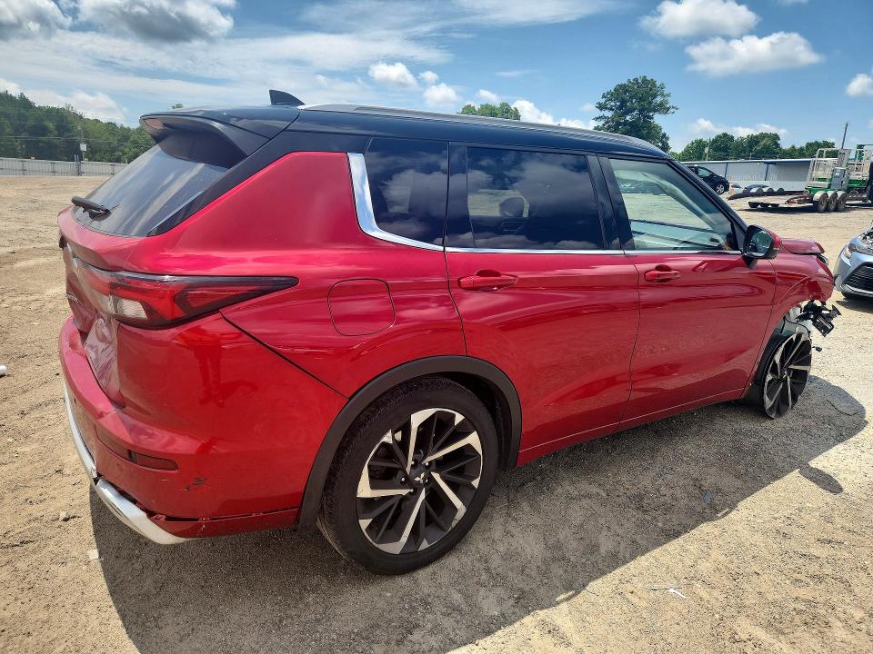 Photo 3 from auction – 2024 MITSUBISHI OUTLANDER with VIN JA4J3WA82RZ079032