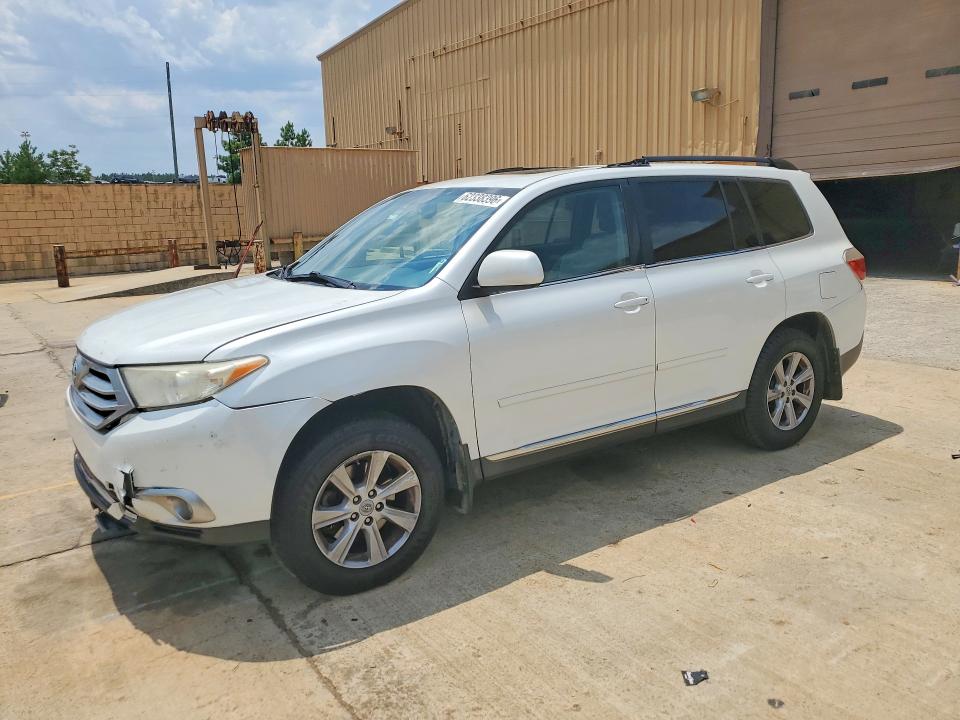 TOYOTA HIGHLANDER 2011 with VIN 5TDZK3EH9BS047254 - Photo from auction