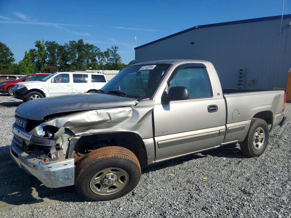 CHEVROLET SILVERADO 2000 with VIN 1GCEC14W5YZ348563 - Photo from auction