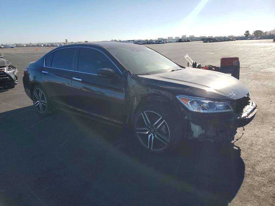 Photo 4 from auction – 2016 HONDA ACCORD with VIN 1HGCR2F68GA136702