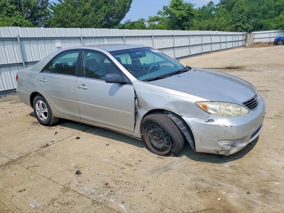 Photo 4 from auction – 2005 TOYOTA CAMRY with VIN 4T1BE32KX5U091879