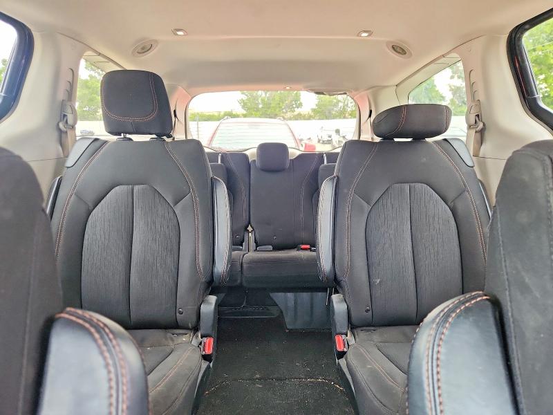 Photo 10 from auction – 2017 CHRYSLER PACIFICA with VIN 2C4RC1DG6HR614645