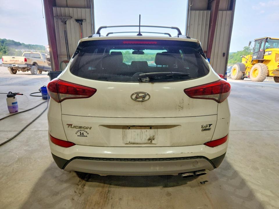 Photo 6 from auction – 2017 HYUNDAI TUCSON with VIN KM8J3CA25HU537833