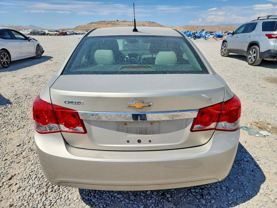 Photo 6 from auction – 2014 CHEVROLET CRUZE with VIN 1G1PC5SB7E7239862