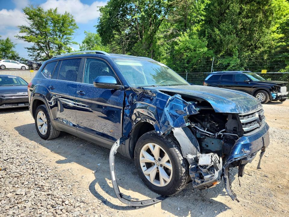 Photo 4 from auction – 2018 VOLKSWAGEN ATLAS with VIN 1V2GR2CA8JC545060