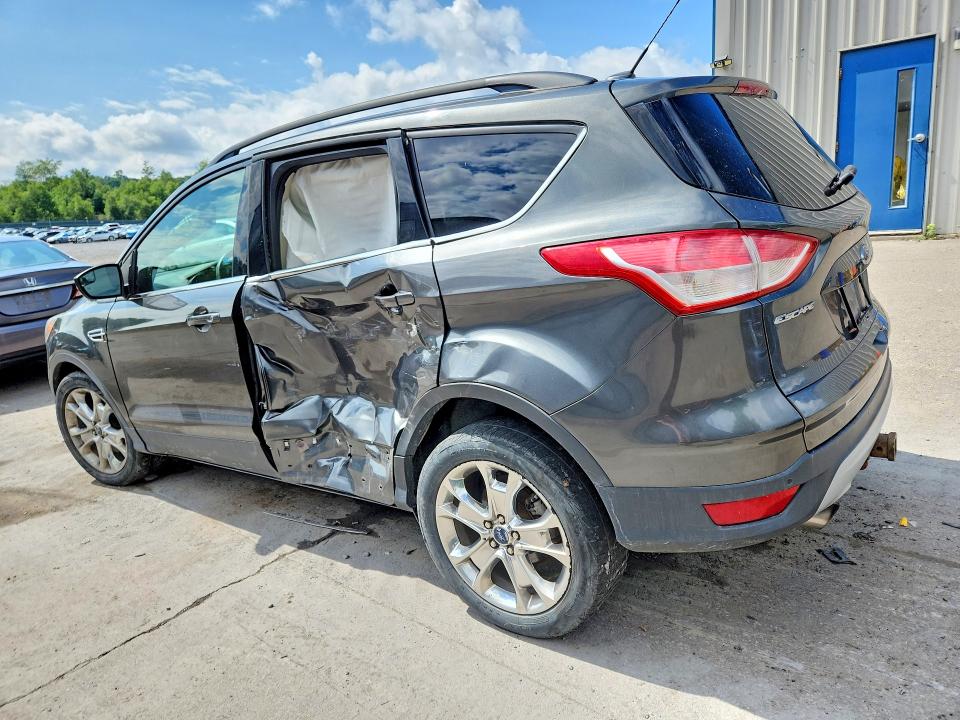 Photo 2 from auction – 2016 FORD ESCAPE with VIN 1FMCU9G93GUC48722