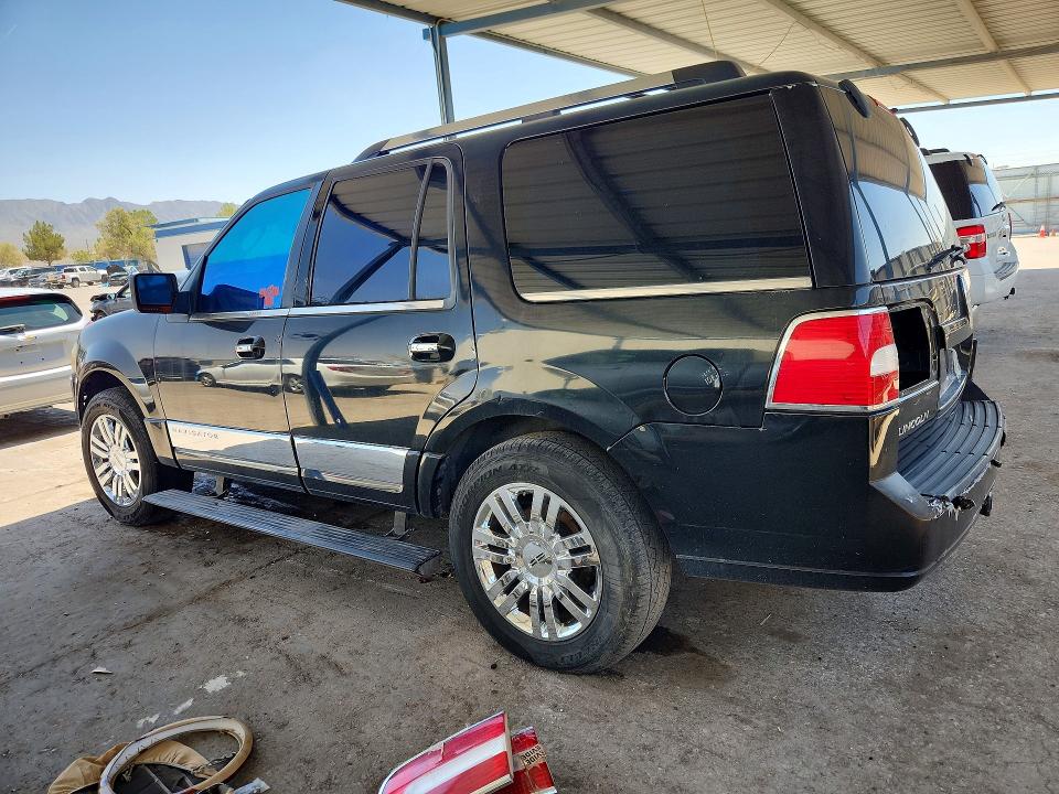 Photo 2 from auction – 2008 LINCOLN NAVIGATOR with VIN 5LMFU28558LJ08899