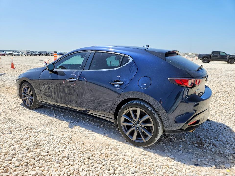 Photo 2 from auction – 2019 MAZDA 3 with VIN JM1BPAMMXK1146751