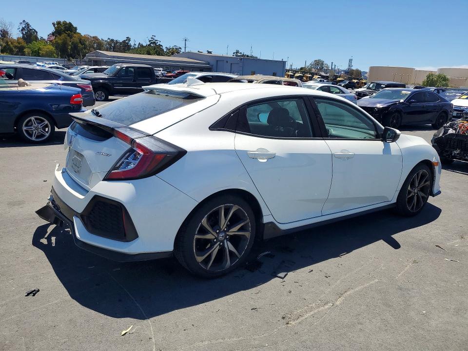 Photo 3 from auction – 2018 HONDA CIVIC with VIN SHHFK7H43JU418882
