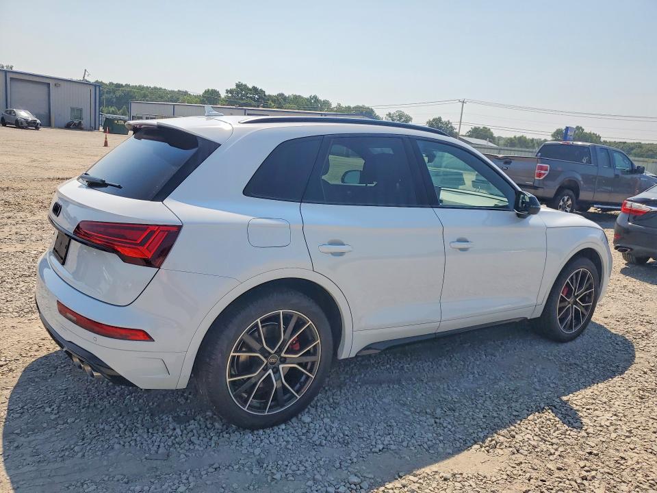 صورة رقم 3 من المزاد - 2025 AUDI SQ5 مع VIN WA1B4AFY3S2052062