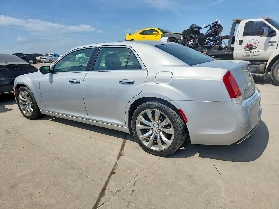 Photo 2 from auction – 2020 CHRYSLER 300 with VIN 2C3CCAEG5LH131526