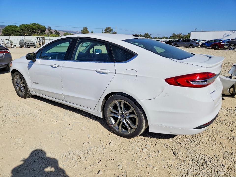 Photo 2 from auction – 2017 FORD FUSION with VIN 3FA6P0LU1HR234329