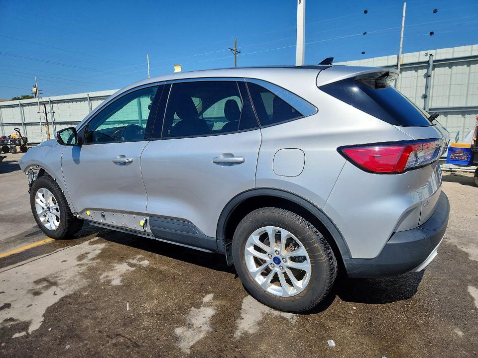 Photo 2 from auction – 2020 FORD ESCAPE with VIN 1FMCU9G68LUA73531
