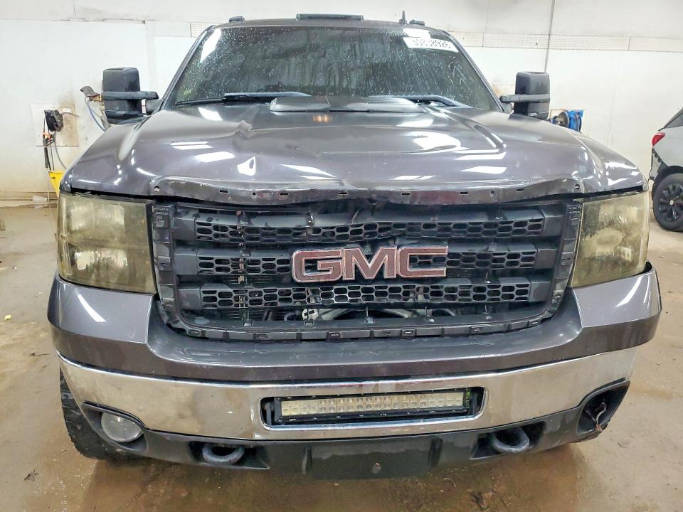 Photo 5 from auction – 2011 GMC SIERRA with VIN 1GT120CG9BF158876