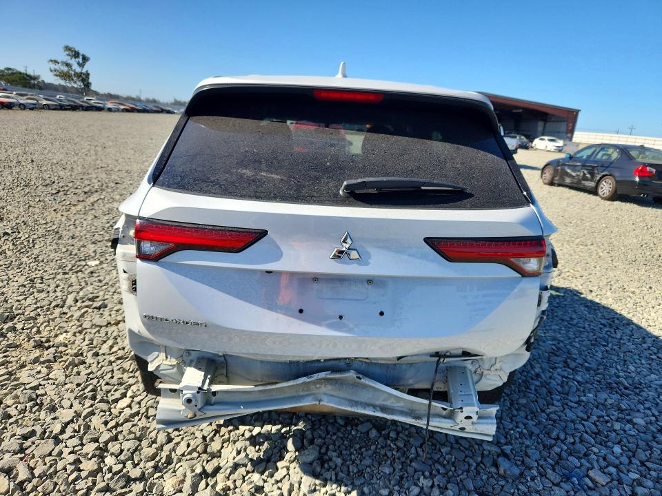 Photo 6 from auction – 2022 MITSUBISHI OUTLANDER with VIN JA4J3UA83NZ092841