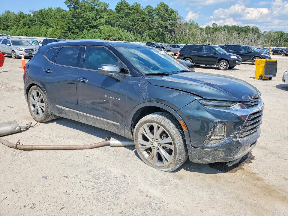 Photo 4 from auction – 2020 CHEVROLET BLAZER with VIN 3GNKBFRS4LS561851