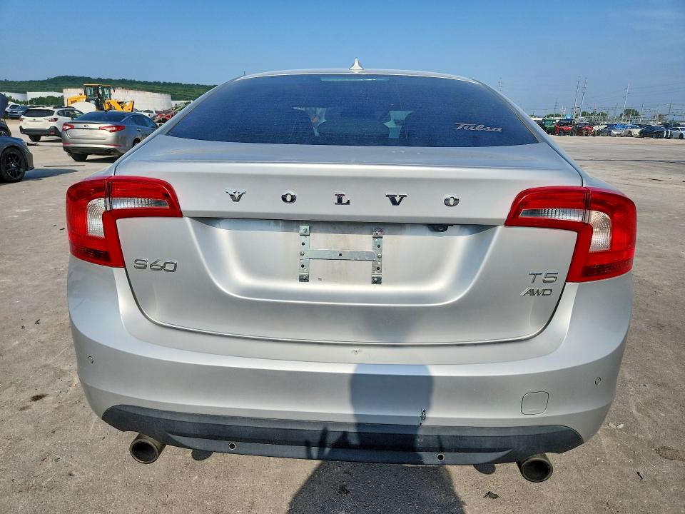 Photo 6 from auction – 2013 VOLVO S60 with VIN YV1612FH6D2221137