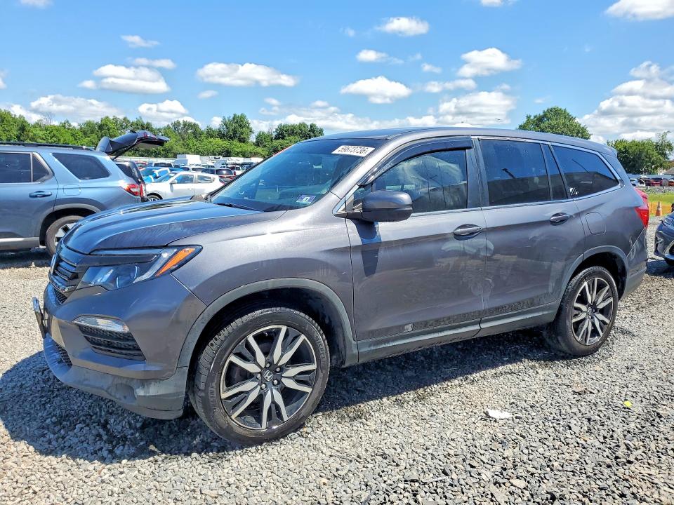 HONDA PILOT 2017 with VIN 5FNYF6H39HB022336 - Photo from auction