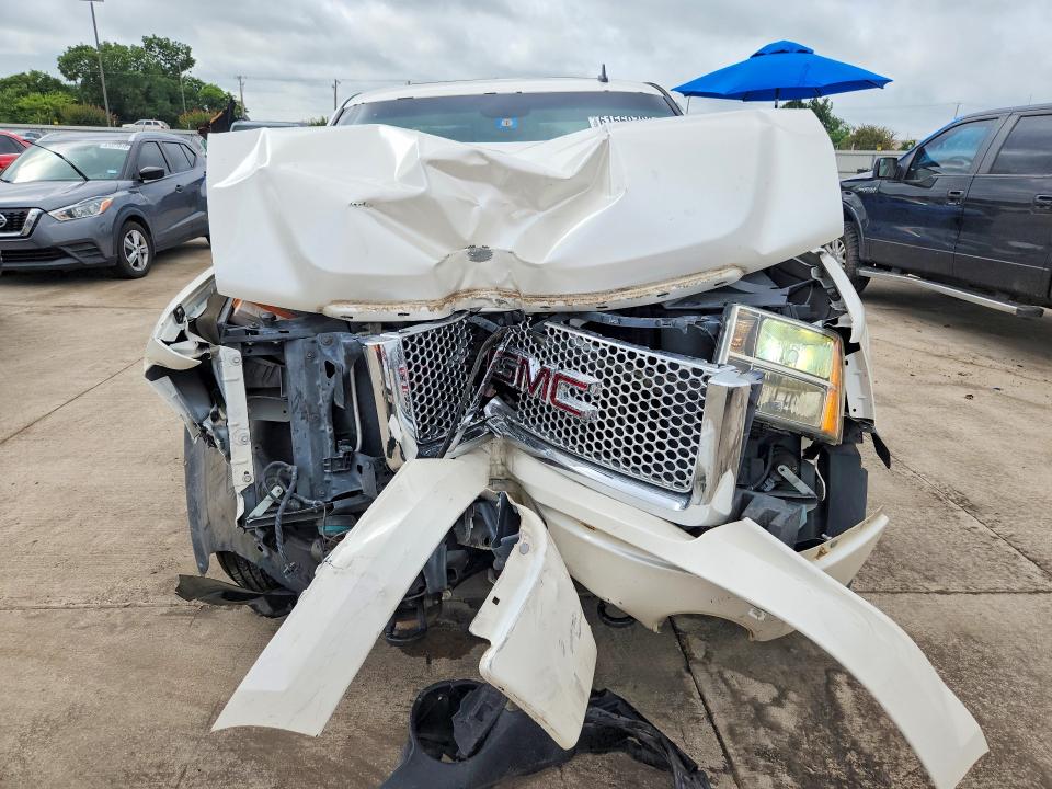Photo 5 from auction – 2011 GMC SIERRA with VIN 3GTP2XE21BG182494