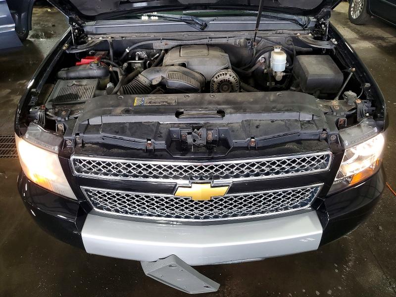 Photo 12 from auction – 2011 CHEVROLET SUBURBAN with VIN 1GNSKJE35BR190038