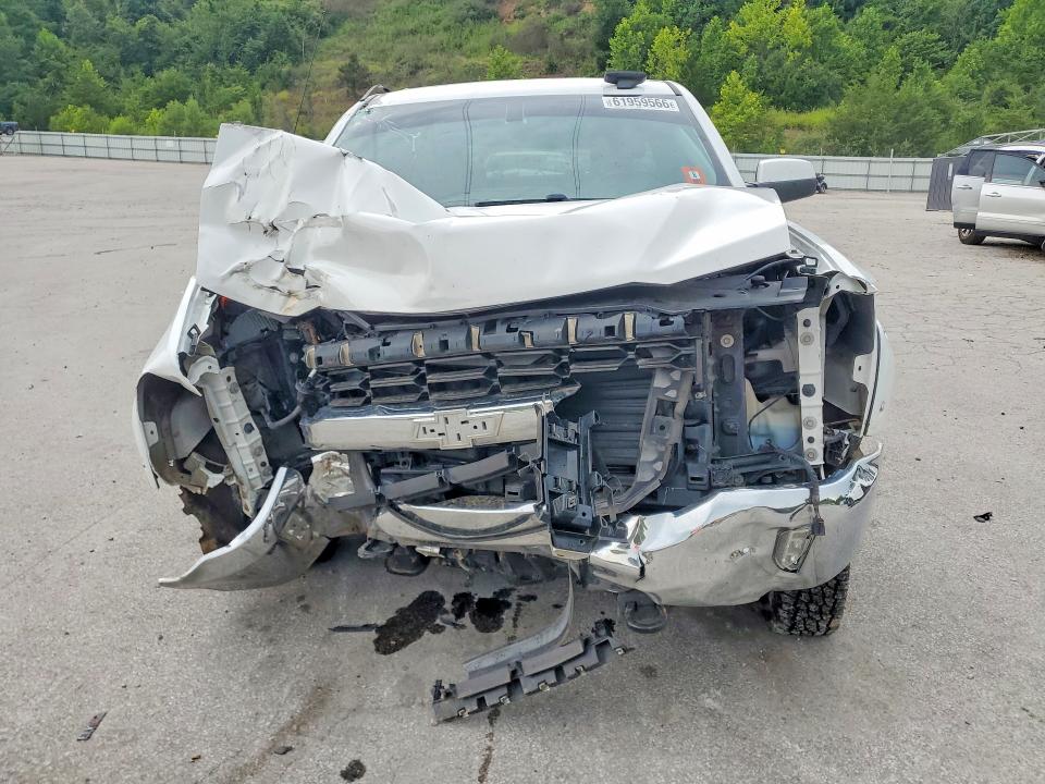 Photo 5 from auction – 2017 CHEVROLET SILVERADO with VIN 3GCUKREC9HG213877