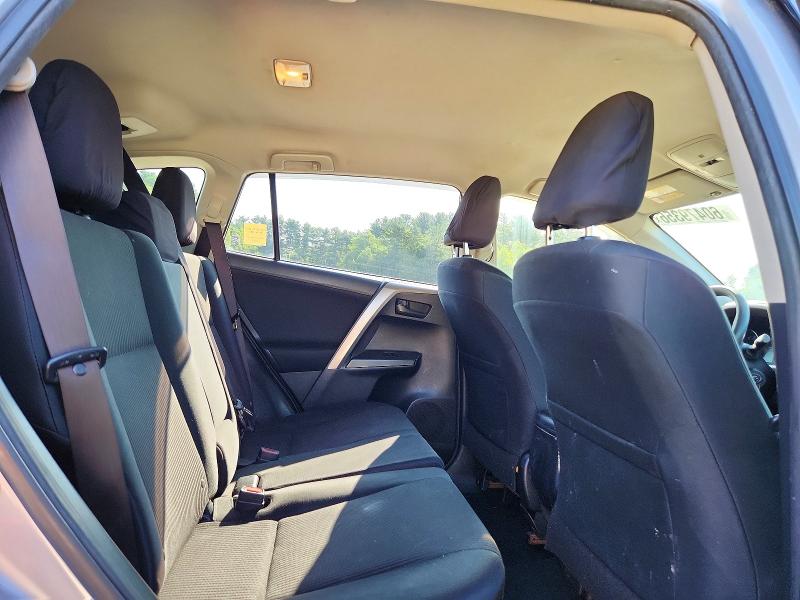 Photo 11 from auction – 2018 TOYOTA RAV4 with VIN JTMBFREVXJD230039