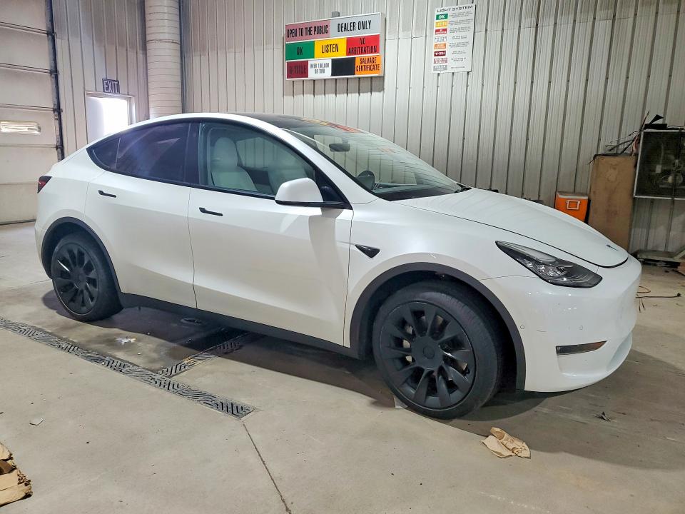 Zdjęcie 4 z aukcji – 2022 TESLA MODEL Y z VIN 7SAYGDEE3NF354472