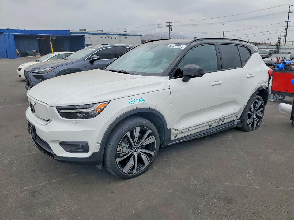 2022 VOLVO XC40 - Търг №59680916