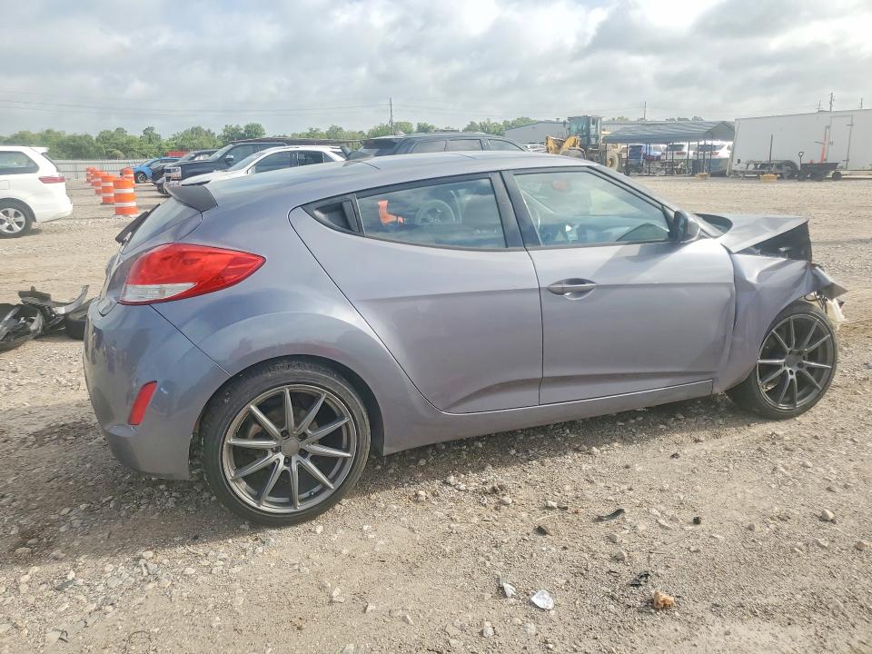 Photo 3 from auction – 2016 HYUNDAI VELOSTER with VIN KMHTC6AD2GU291964