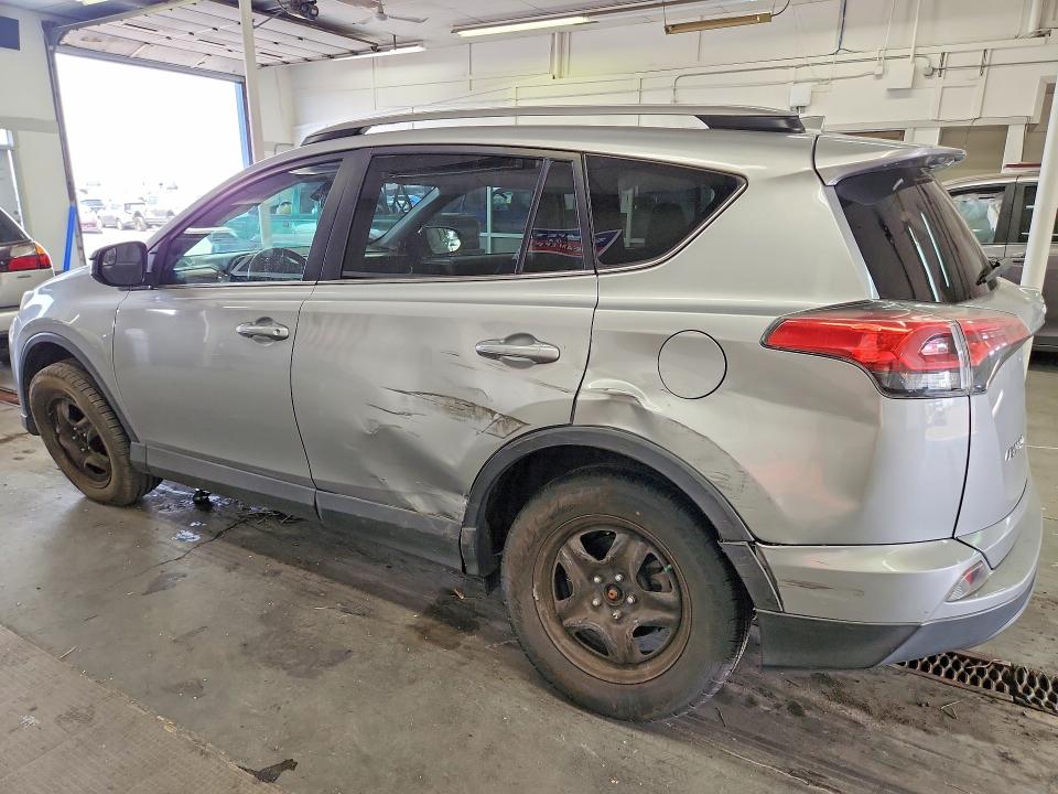 Photo 2 from auction – 2017 TOYOTA RAV4 with VIN 2T3BFREV8HW639220