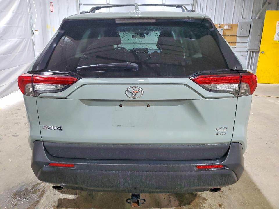 Photo 6 from auction – 2022 TOYOTA RAV4 with VIN 2T3P1RFV9NW248916