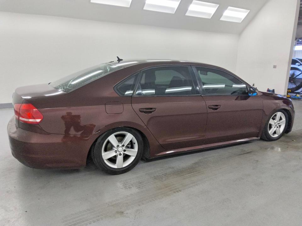 Photo 3 from auction – 2013 VOLKSWAGEN PASSAT with VIN 1VWAP7A39DC052052