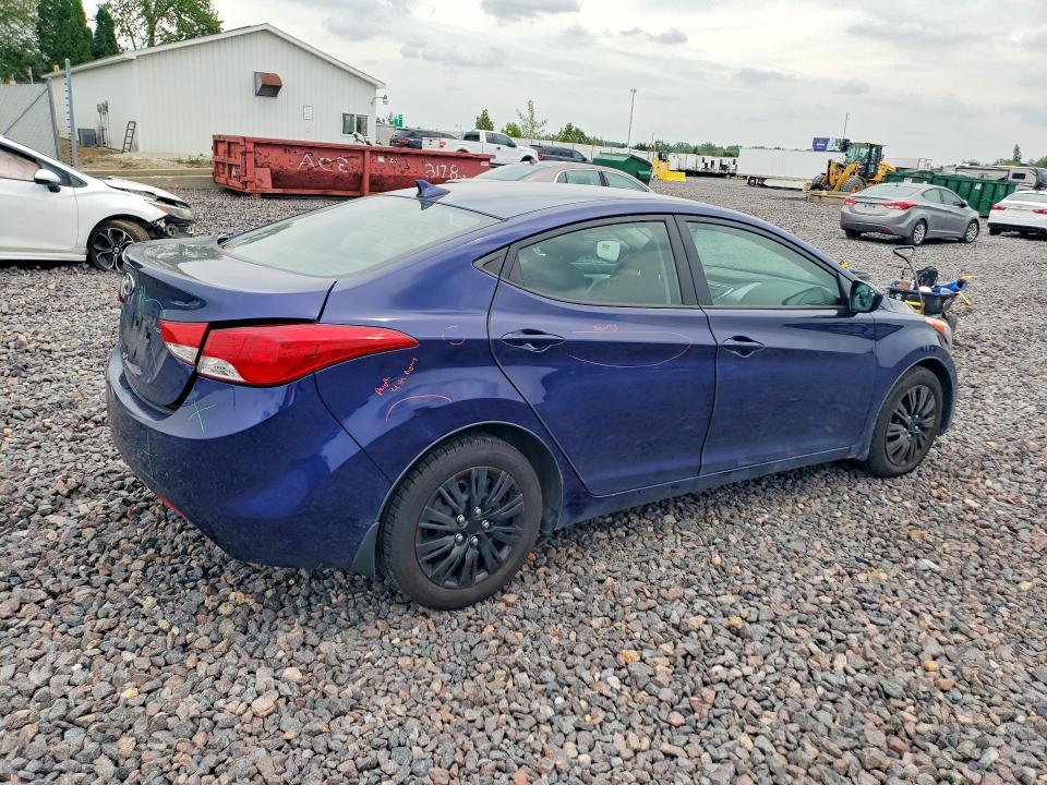 Photo 3 from auction – 2012 HYUNDAI ELANTRA with VIN 5NPDH4AE2CH119798