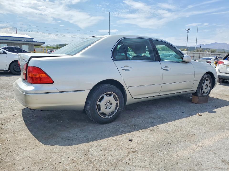 Foto 3 de la subasta – 2002 LEXUS LS con VIN JTHBN30F720054137