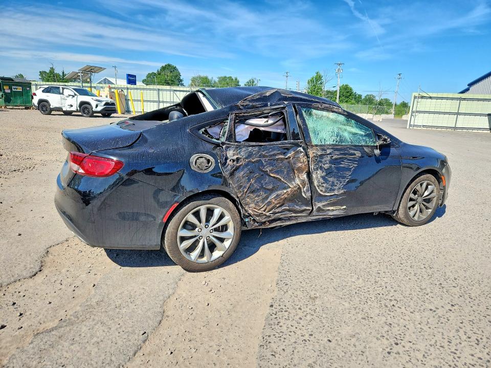صورة رقم 3 من المزاد - 2015 CHRYSLER 200 مع VIN 1C3CCCDG4FN615695