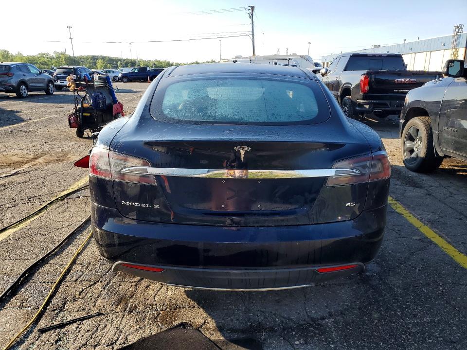 Фото 6 с аукциона – 2013 TESLA MODEL S с VIN 5YJSA1DN8DFP21126