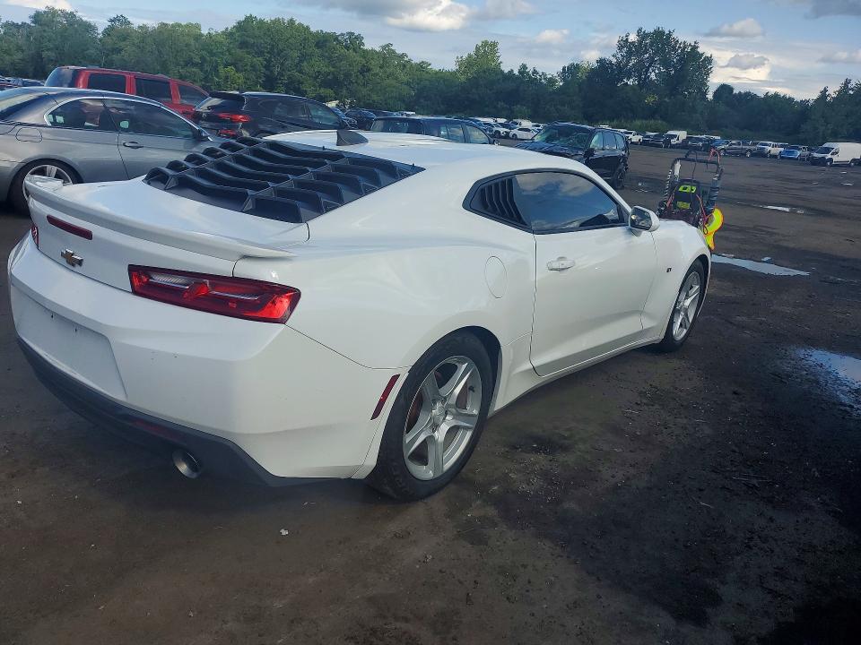 Photo 3 from auction – 2018 CHEVROLET CAMARO with VIN 1G1FB1RS7J0141138